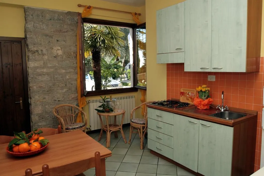 Villa Residence La Limonaia Gargnano Aparthotel
